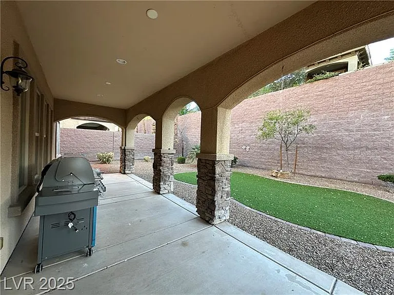 2321 Martinique Ave — Photo 38