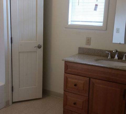 4th image of 802 N 22nd St