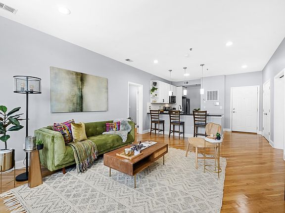 5th image of 915 Madison St APT 5E