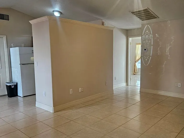 511 Palmetto Dr NE — Photo 13