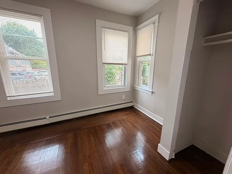 1561 Chapel St #5A — Photo 2