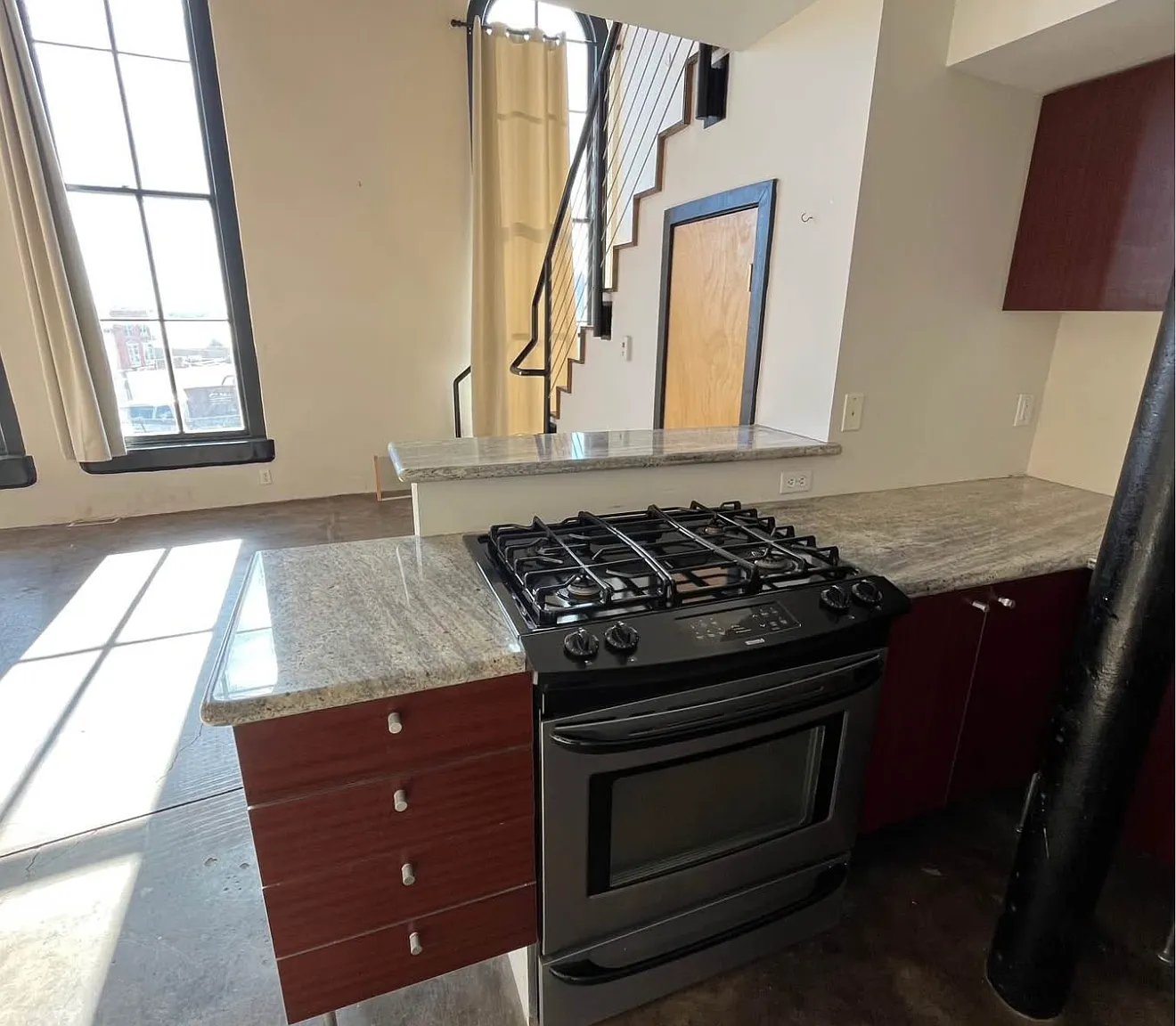 1 bed, 670 sqft, $1,100 — Photo 2
