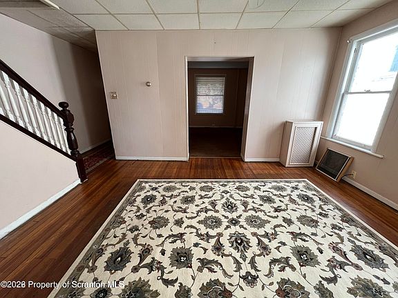 4th image of 608 Taylor Ave