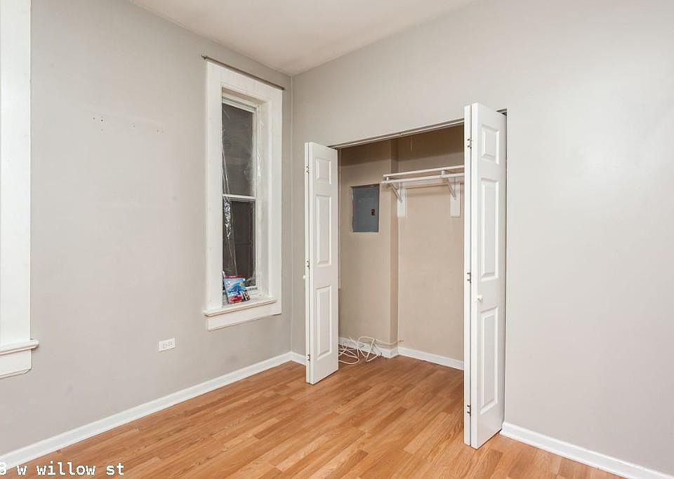 1st image of 948 W Willow St #1322