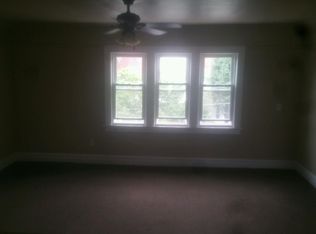 682 Saint Charles St, Elgin, IL 60120