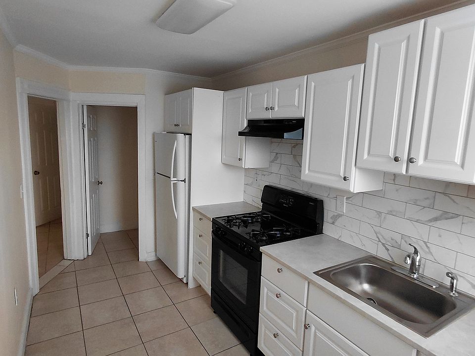1st image of 21 Morris St #A