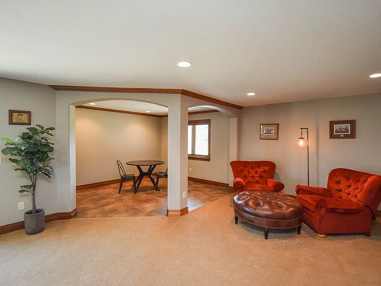 2204 S Silverthorne Ave — Photo 51