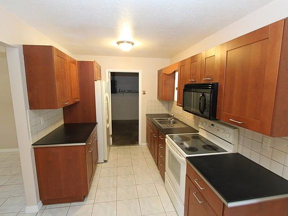 3rd image of 4687 Alhama St