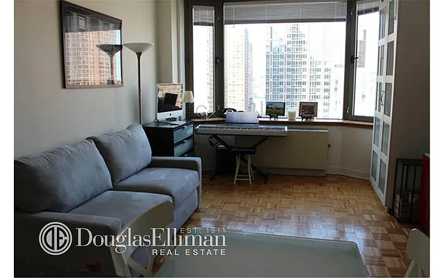 Rented by Douglas Elliman | media 16