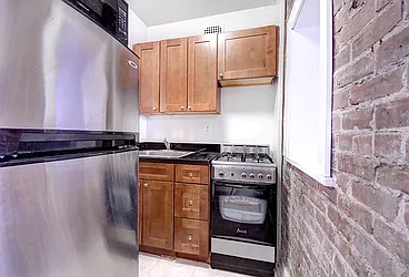 Rented by Urbane Brokerage