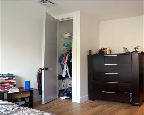 Rented by EXR | media 9