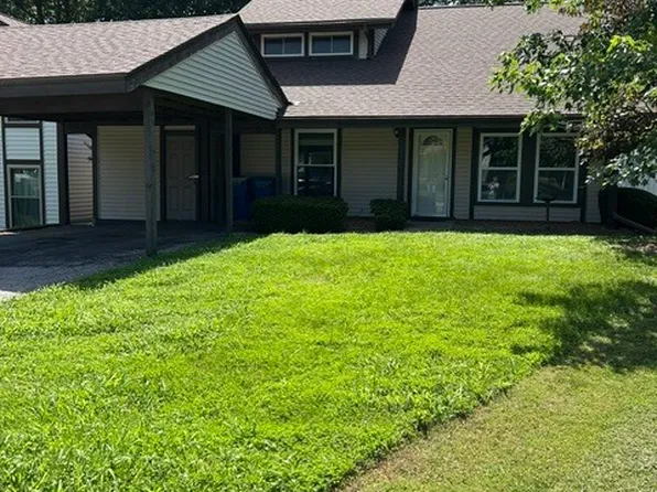 446 Down Hill Dr, Ballwin, MO 63021