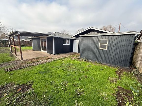 3rd image of 3378 Watson Ave NE