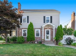 123 Calaman Rd, Cranston, RI 02910