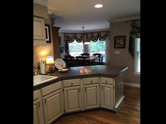 3rd image of 1607 Ila Perdue Dr
