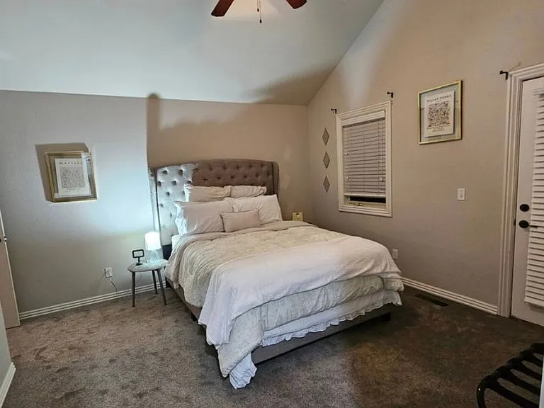 561 N Rupple Rd — Photo 14