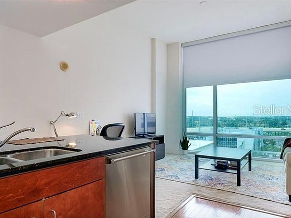 5th image of 1120 E Kennedy Blvd Unit 819