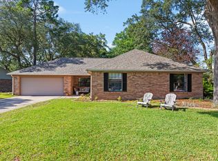 207 Oakwood Cir, Niceville, FL 32578