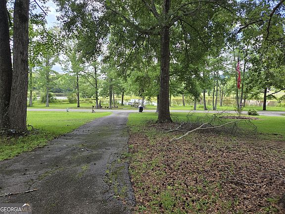 4th image of 453 Lake Dr