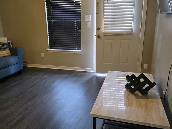 5th image of 1060 Saint Alban Ave #C