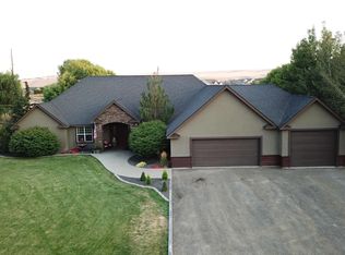 89607 E Badger View Dr, Kennewick, WA 99338