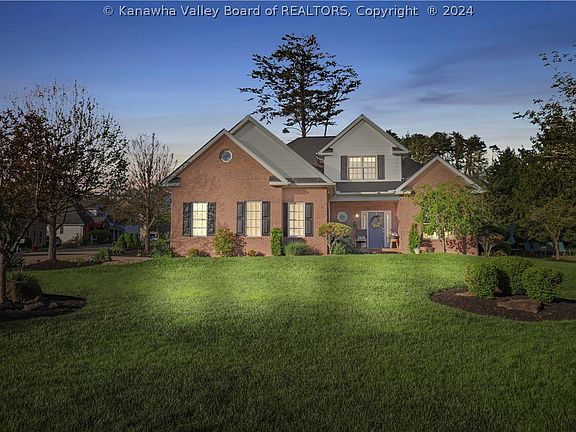 3rd image of 209 Southern Woods Dr