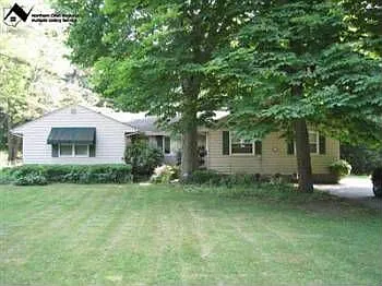 7197 Maple St photo 1