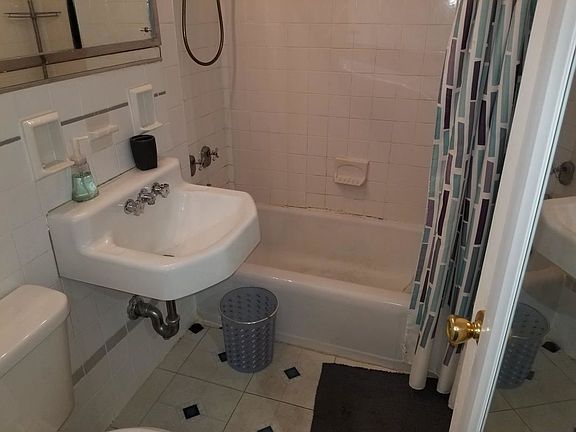 4th image of 61-25 98th St APT 6C