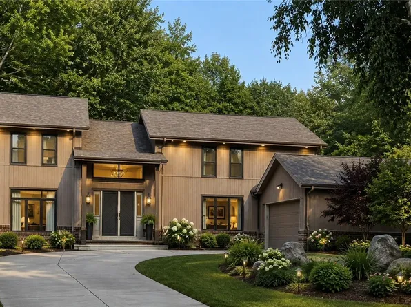 3989 E Meadow Ln, Beachwood, OH 44122