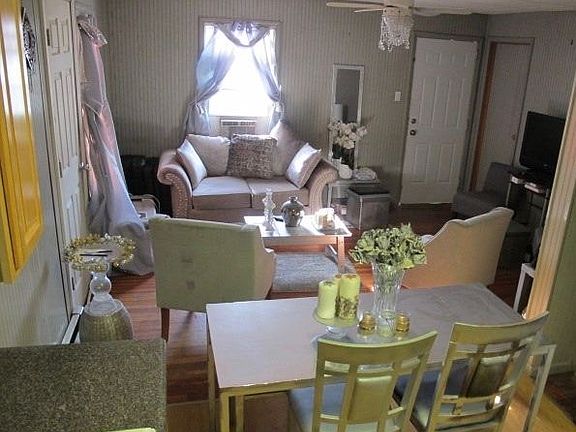 4th image of 135 Franklin St