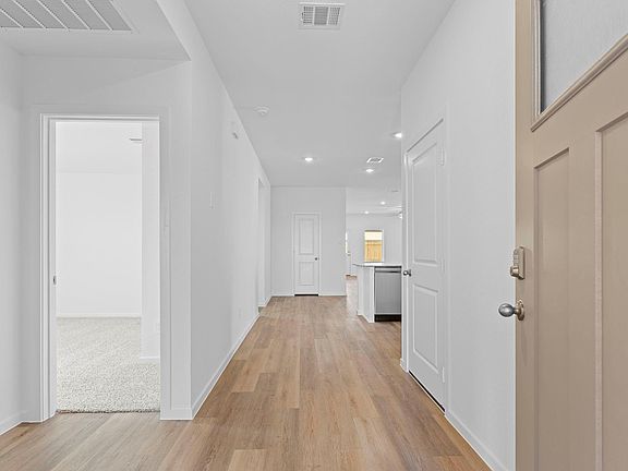 3rd image of 9039 Rose Water