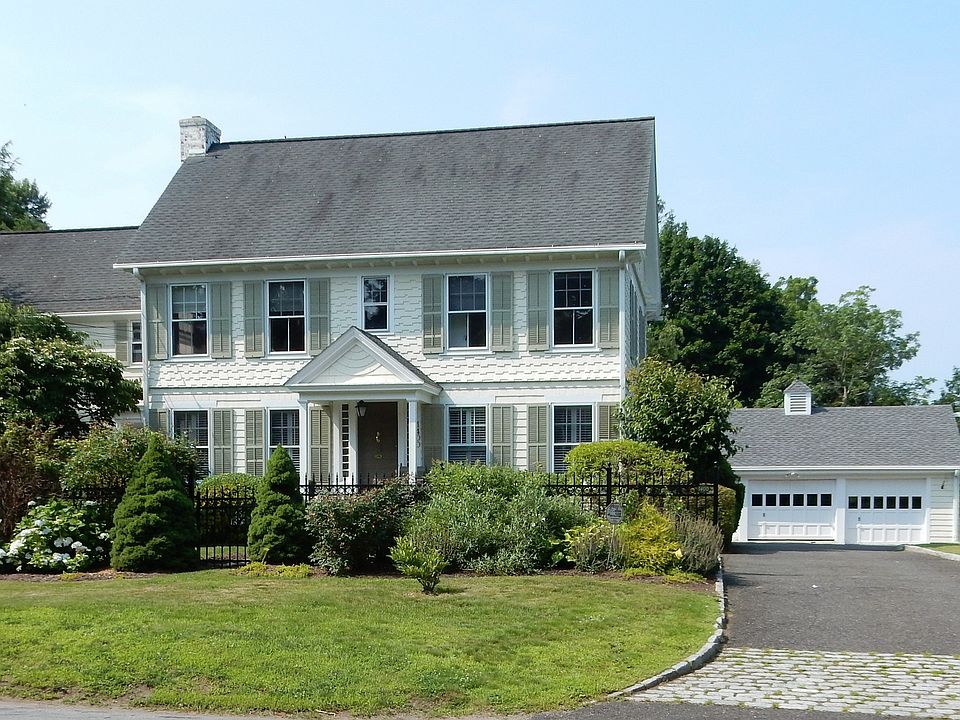 Fabulous In-Town 1830 Classic Colonial  with River Views