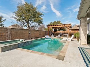 6711 Falcon Crest Ln, Sachse, TX 75048