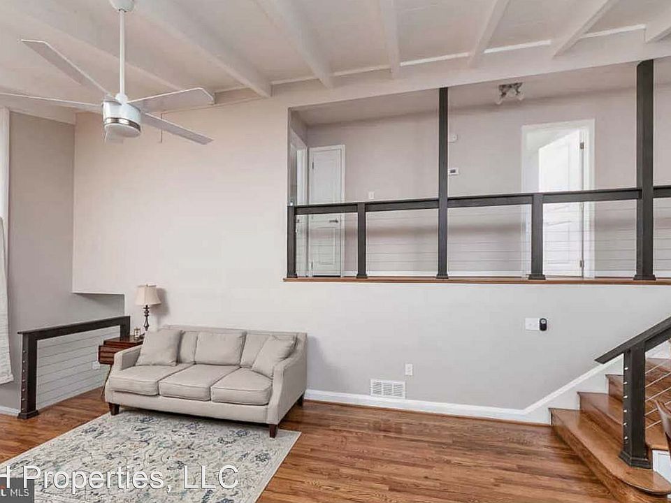 1st image of 217 Coronet Dr