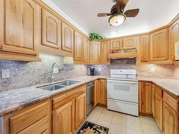 4th image of 812 Briny Avenue #9-D