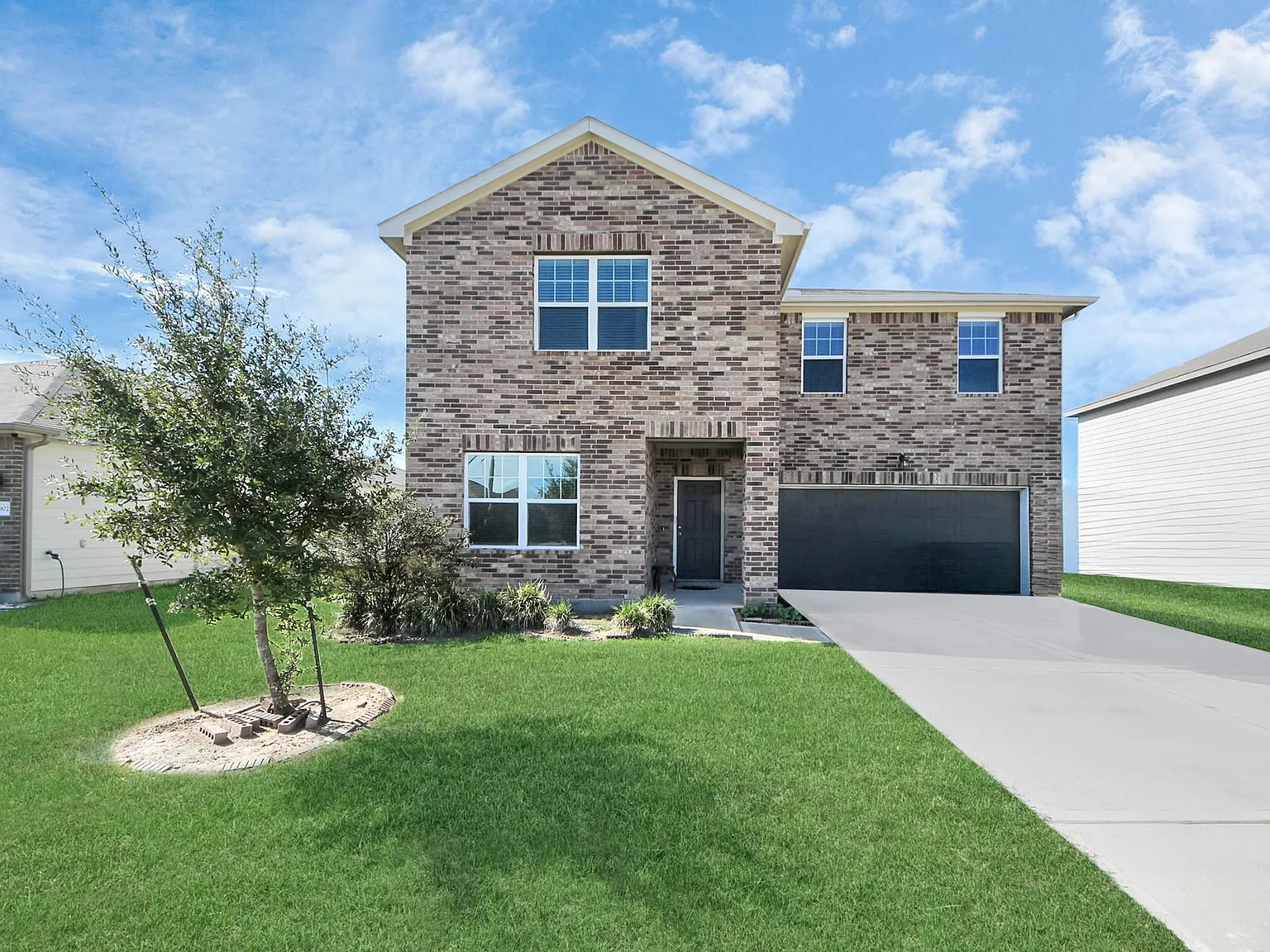 5 bed, 3.0 bath, 2903 sqft, $2,600 — Photo 3