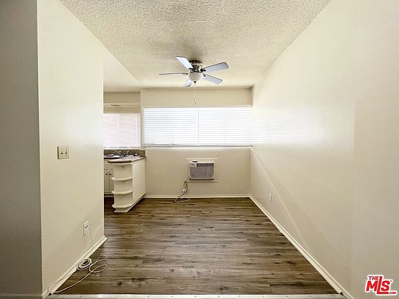 4th image of 541 S Madison Ave #6