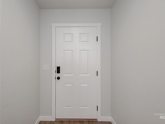 2nd image of 314 N Madrone Ave