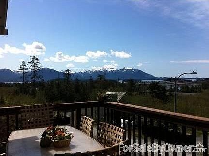 Spectacular mountain and ocean views