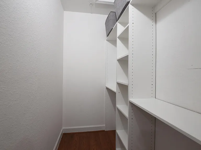 525 Bayfront Dr — Photo 23