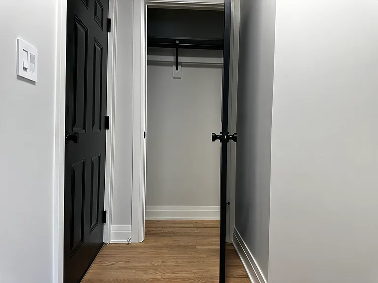 869 N Hermitage Ave #3R — Photo 6