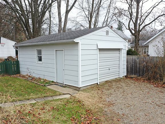4th image of 221 Lindale Ave