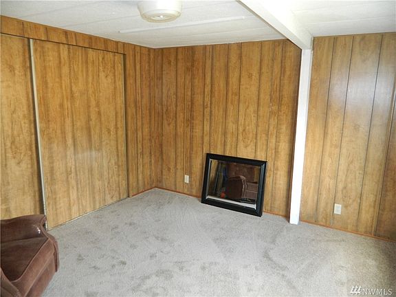 5th image of 10 Long Lake Ln