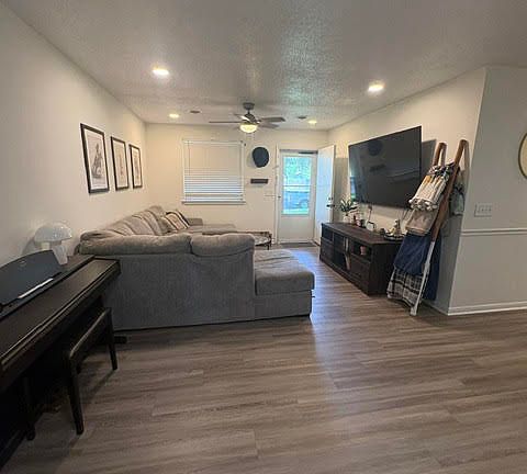 5th image of 114 Enterprise St