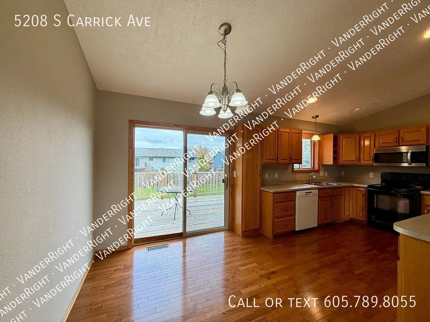 4 Bedroom 2 Bathroom Split Level Home In SW Sioux Falls! — Photo 4