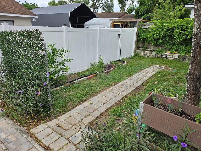 811 Douglas Ave — Photo 21