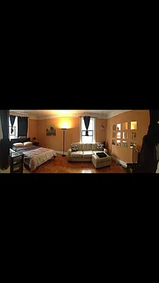 Rented by Metroline Realty | media 22
