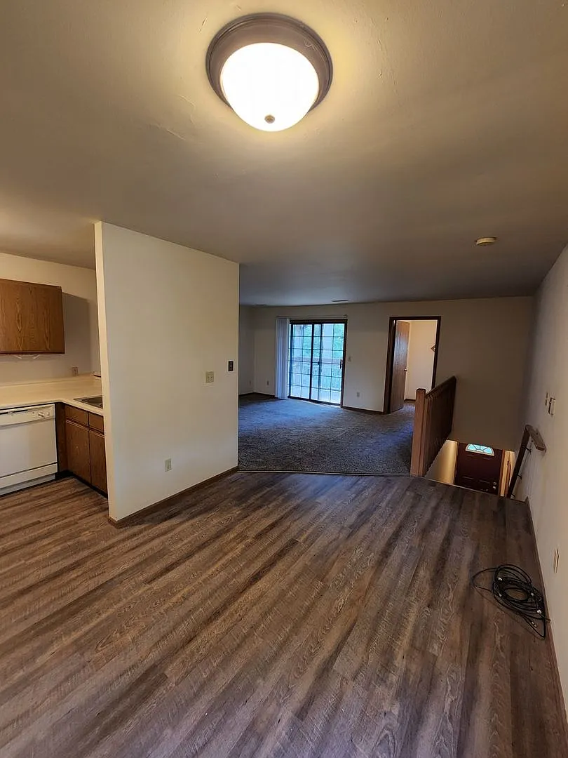 Badger Place Apartments — Photo 3