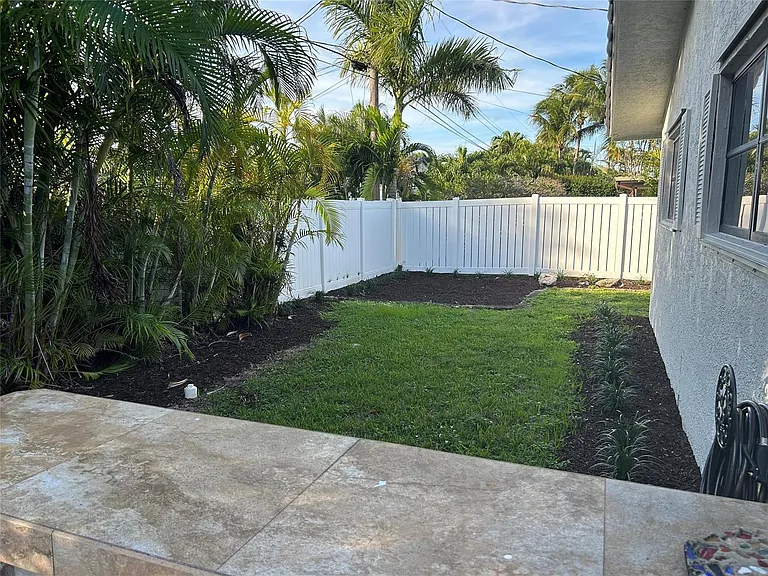 4431 NE 28th Ave — Photo 35