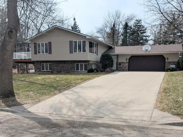 209 S 10th St, Montevideo, MN 56265